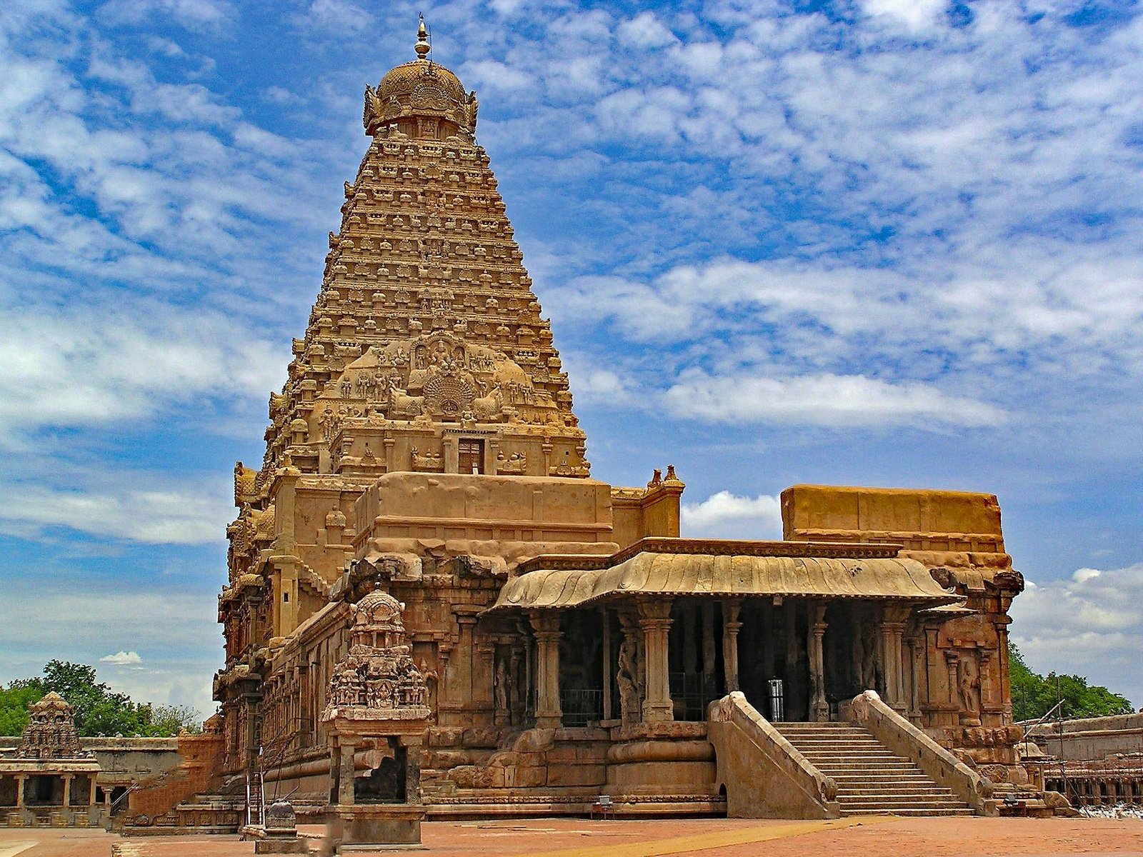 Brihadeeswarar Temple